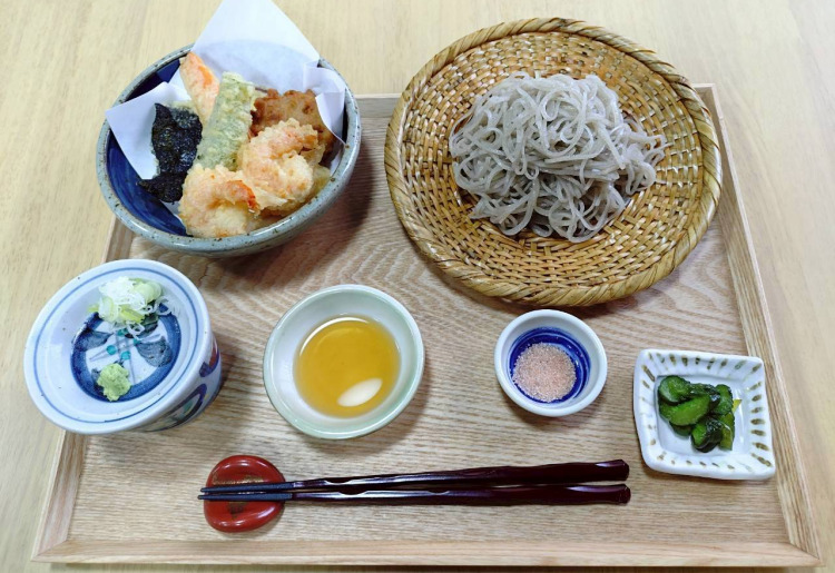 Ten-Zaru Soba (Chilled Soba with Tempura)