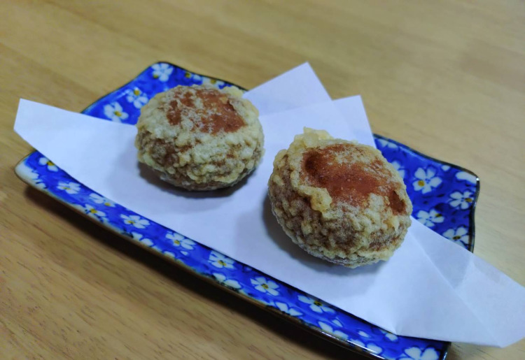 Tempura Manju (Japanese Sweet Bun served as Tempura) (2 Pcs.)